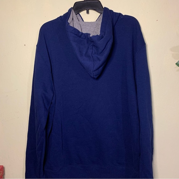 UCONN hoodie - Picture 2 of 6